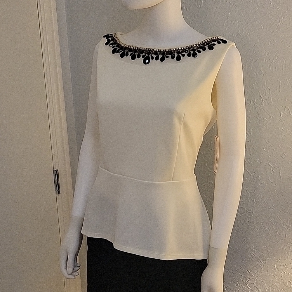 BISOU BISOU Cream Embellished Sleeveless Peplum High-Low Castlecore Blouse - Picture 2 of 9